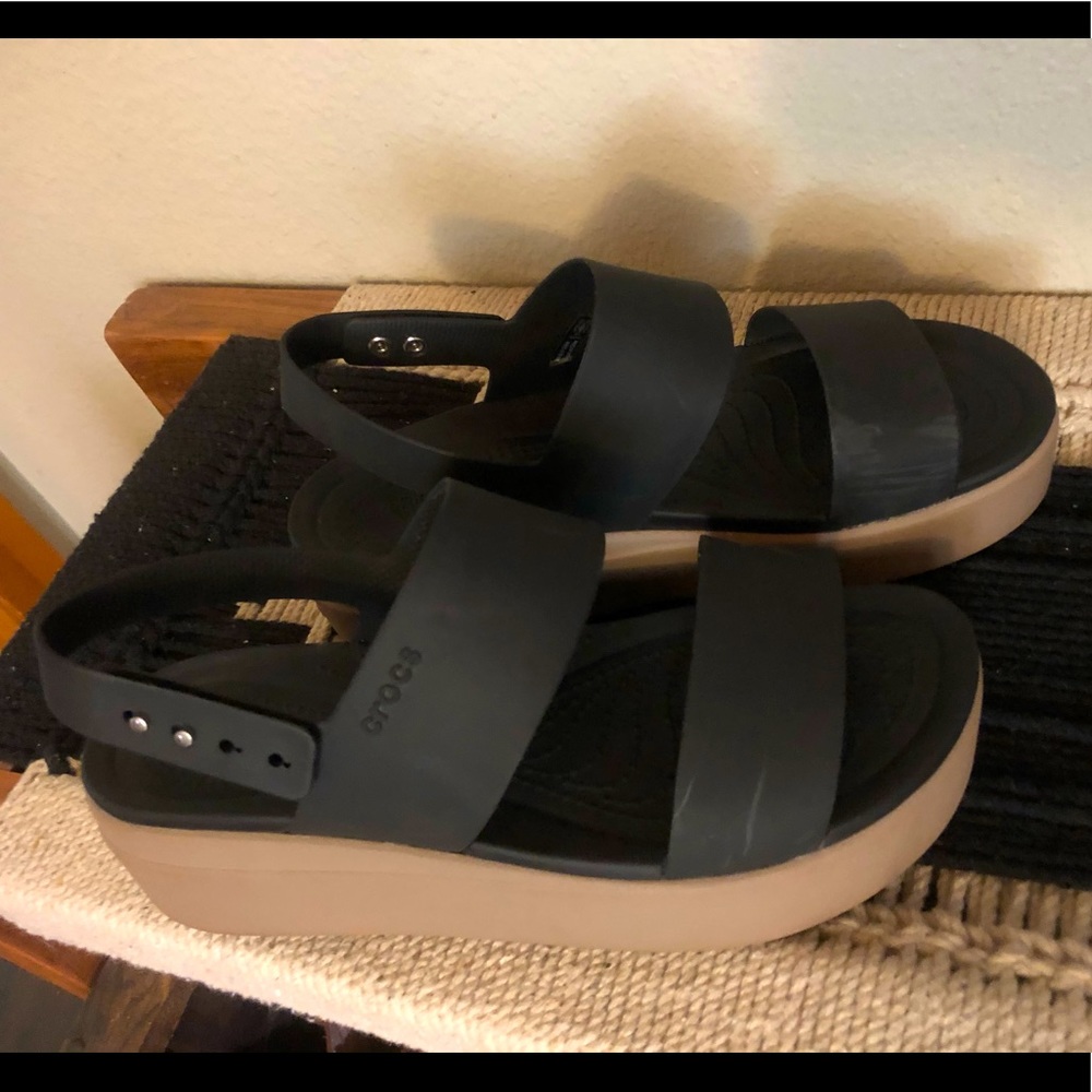 COPY - Crocs lightly worn size 8